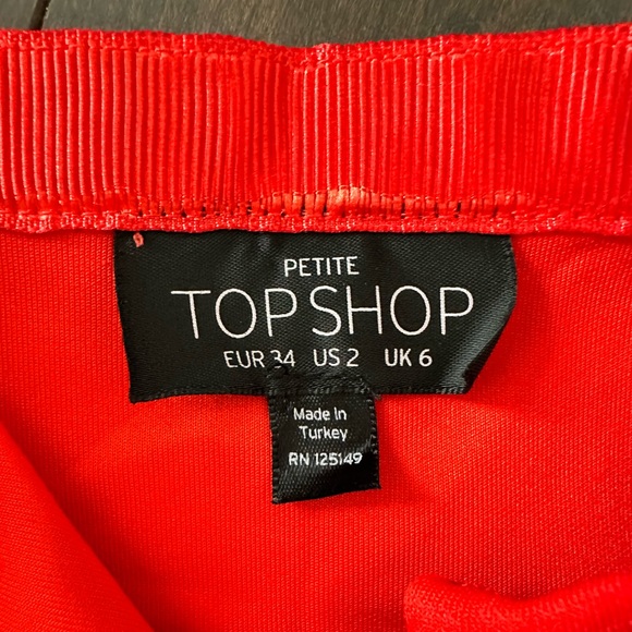 TOPSHOP mini skirt, Size US 2, Colour Red - Picture 5 of 8